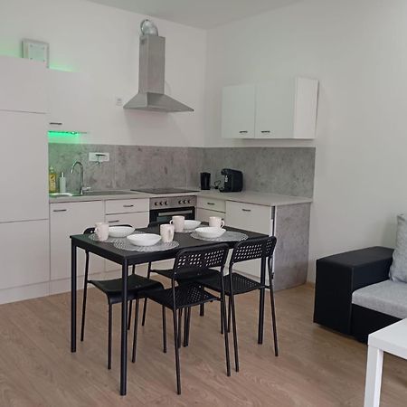 Novy Apartman S Terasou Brno Exteriör bild