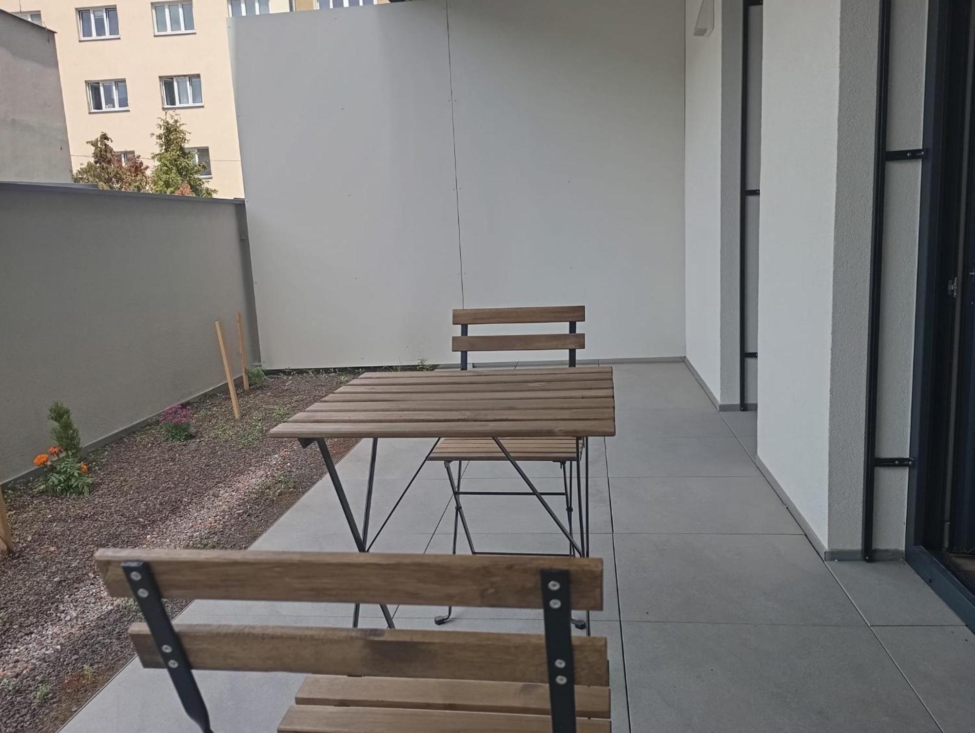 Novy Apartman S Terasou Brno Exteriör bild